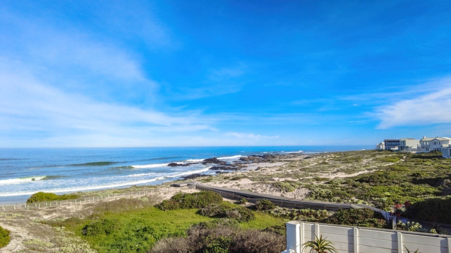 4 Bedroom Property for Sale in Pearl Bay Western Cape